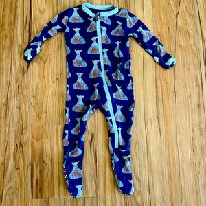 🐠 goldfish-in-a bag Kickee pants onesie Jammie’s 🐠